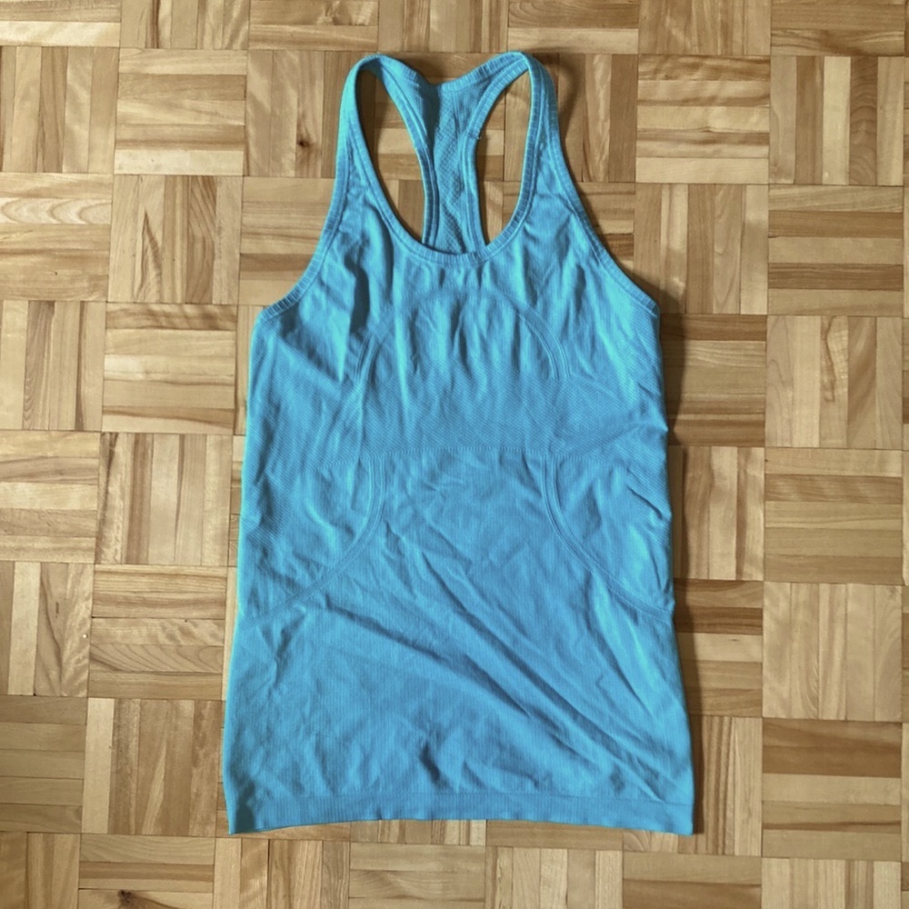 Lululemon Run Swiftly tank blue size 8